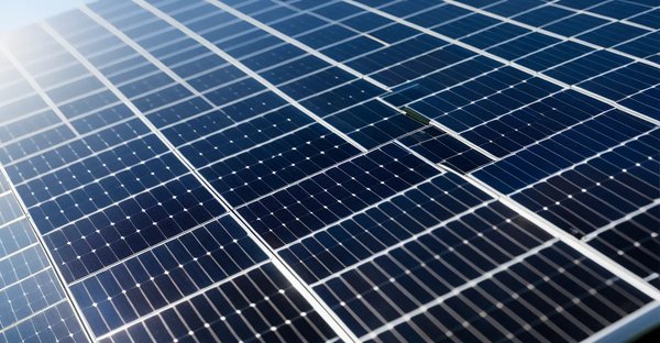 Panneaux solaires : arrêtez de subir la hausse des prix !